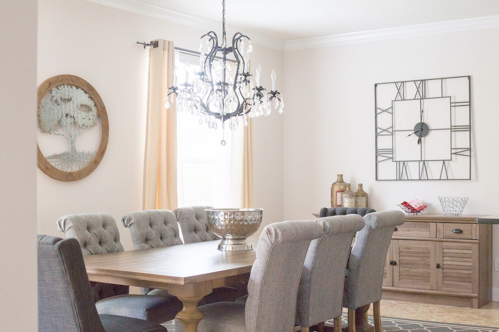 A clean, comfortable dining room